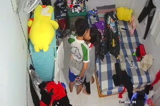 Nữ sinh đến nhà bạn khiến tình cảm tan vỡ bị kéo dài